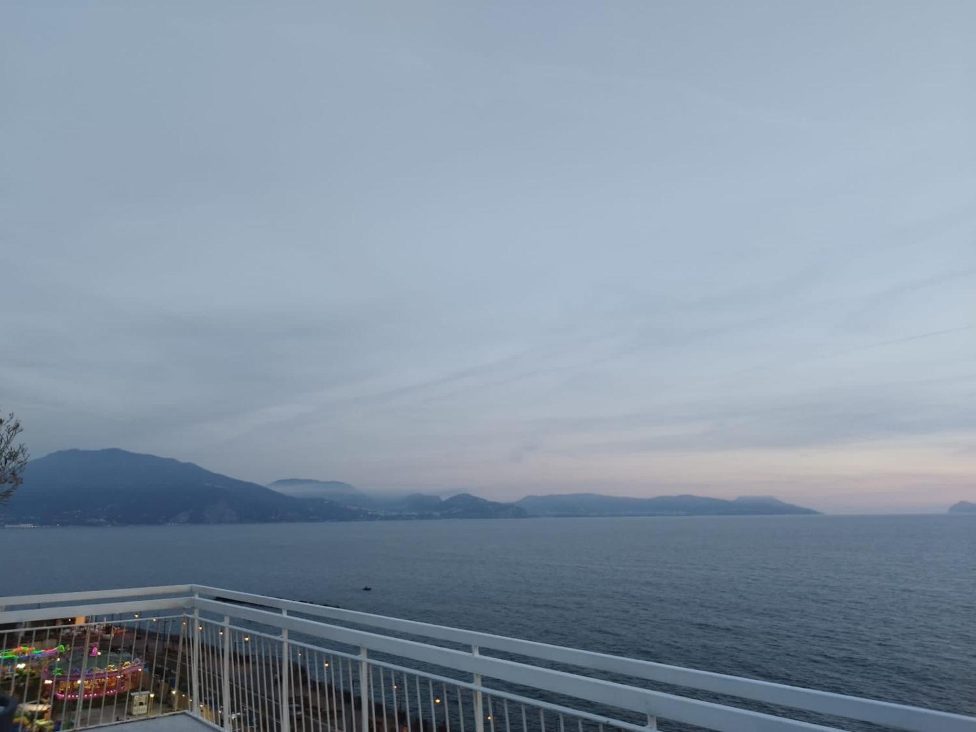 Апартаменты Thomas Sea View Торре-дель-Греко Экстерьер фото